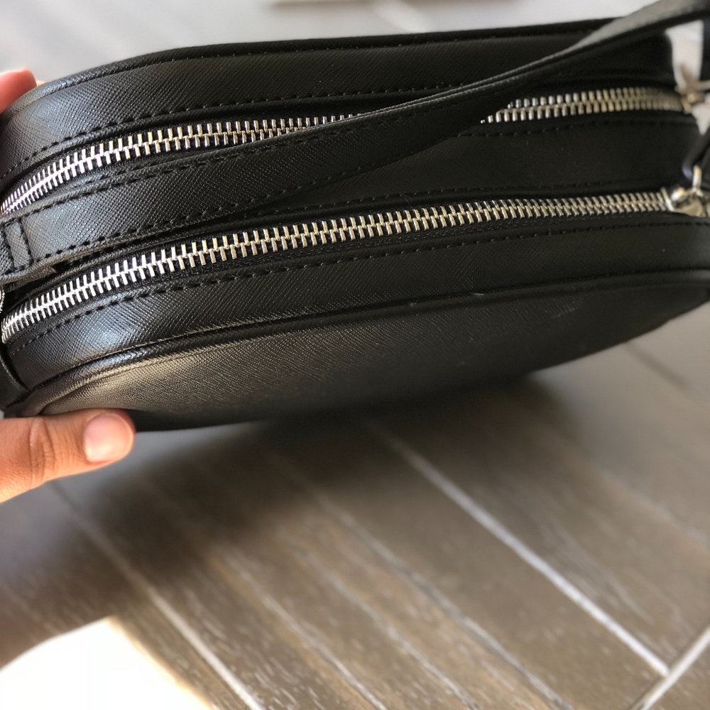 New York & Co double zip Crossbody bag  Black NWT - Picture 5 of 6